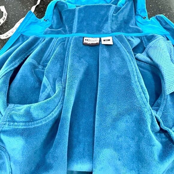 Double Diamond Softshell Fleece Jacket. Sky Blue. Size small. - Picture 8 of 11